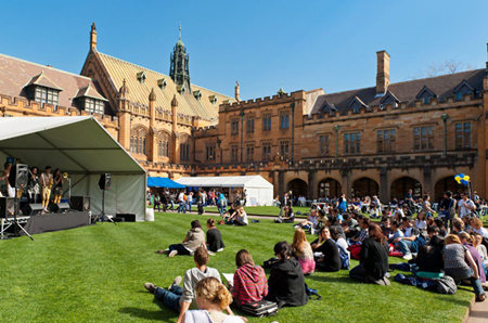 英国高校：阿斯顿大学（University of Aston）介绍及出国留学实用指南